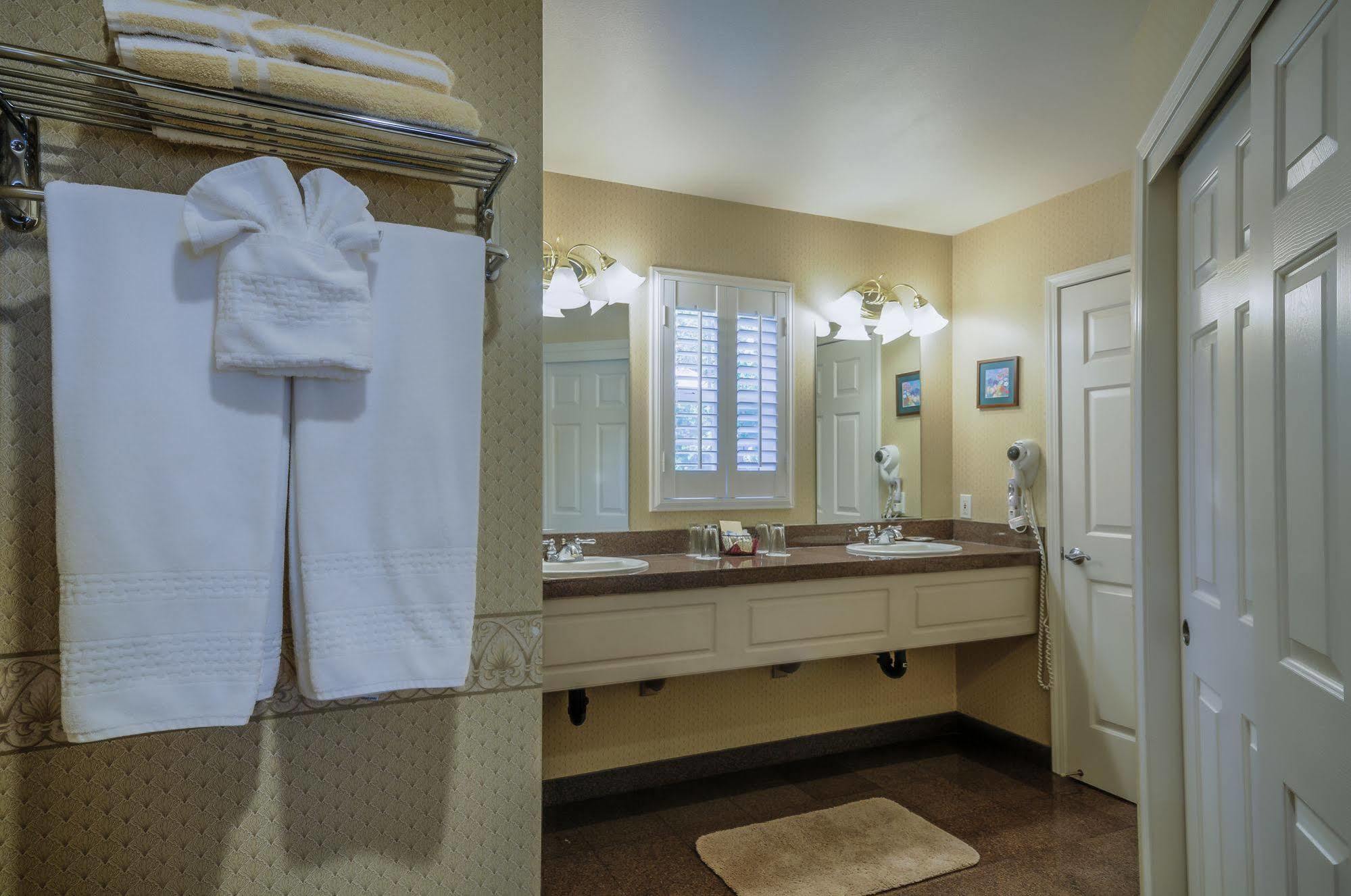 Grass Valley Courtyard Suites Ngoại thất bức ảnh