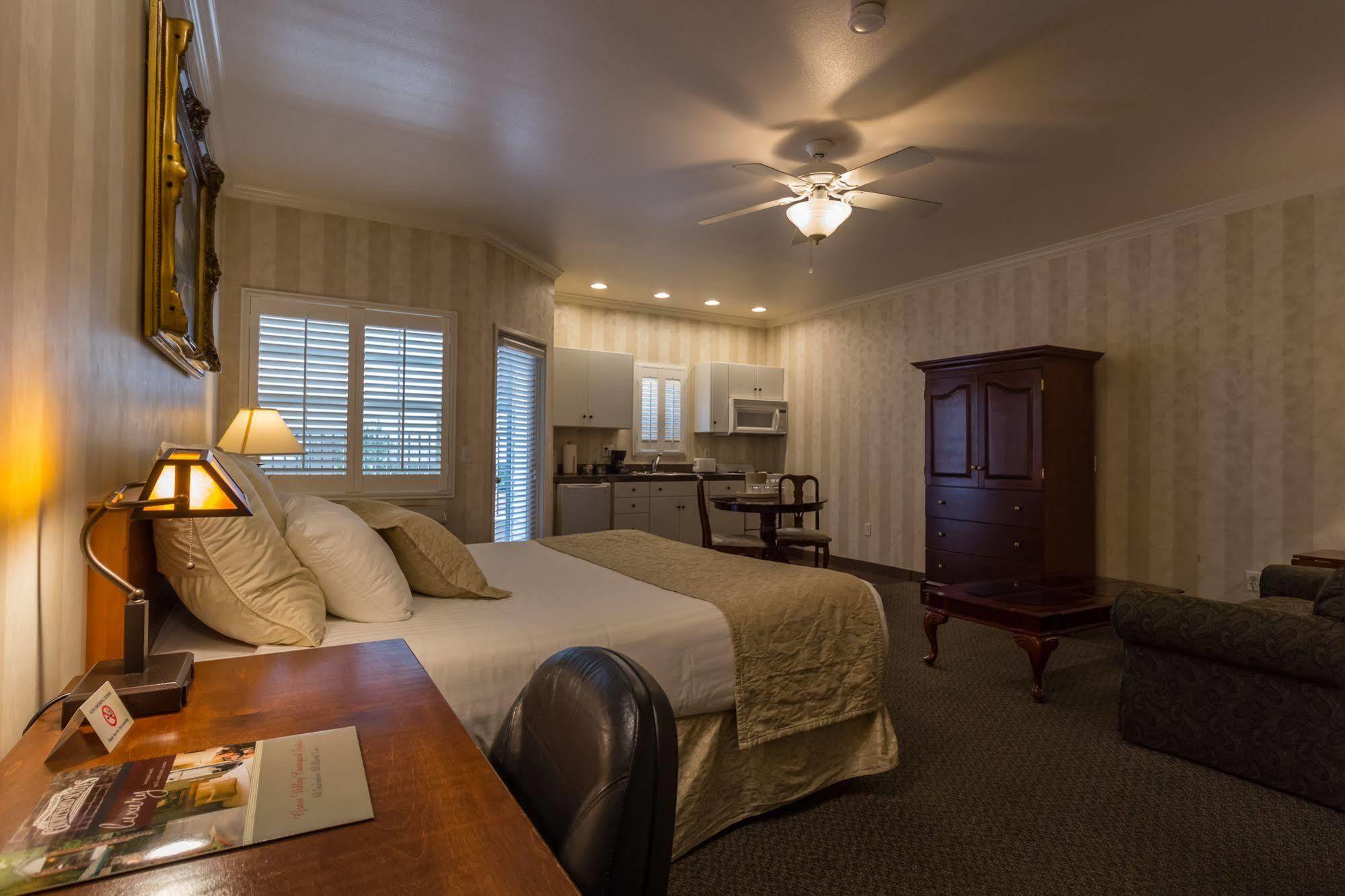 Grass Valley Courtyard Suites Ngoại thất bức ảnh